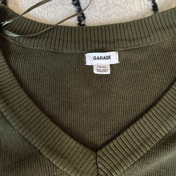 Green garage v-neck sweater - Picture 3 of 3